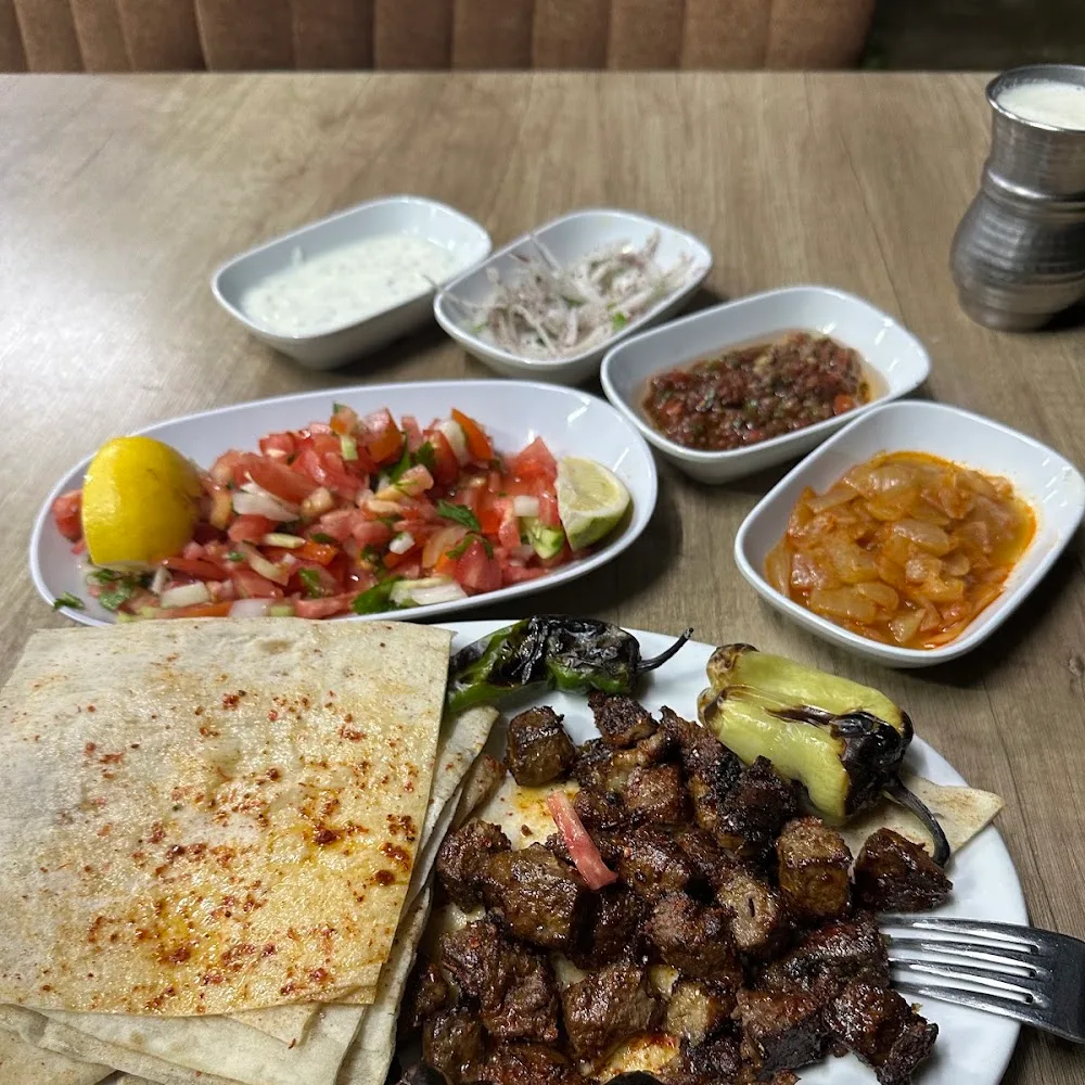YELPAZE CİĞER ŞİŞ ( BAŞKA ŞUBEMİZ YOKTUR... )