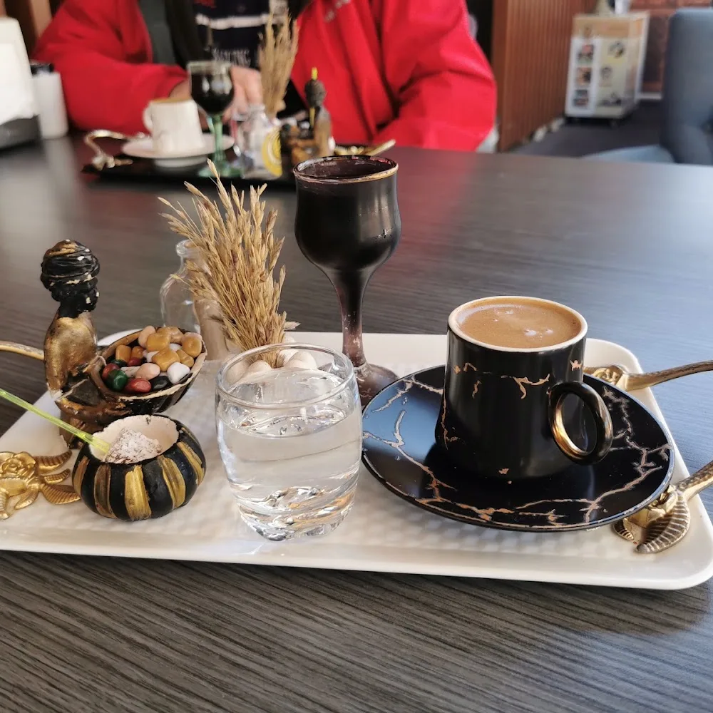 ZEYREK EFENDİ KAHVECİSİ HUNAT
