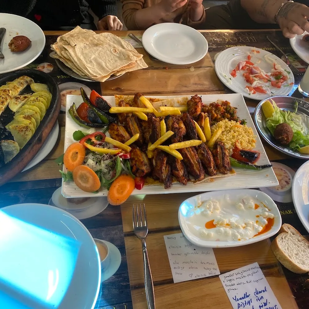 BEYOĞLU KEBAP SALONU / IZGARACI TURGAY