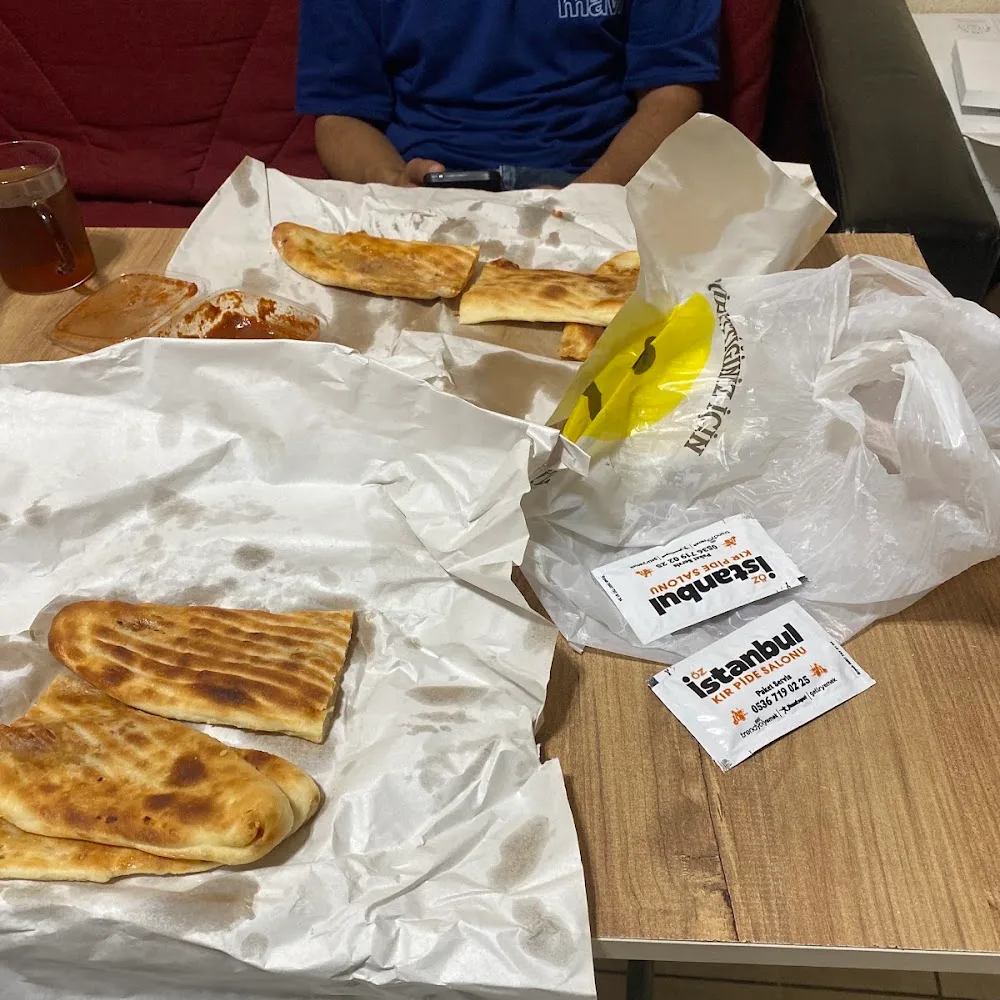 Öz İstanbul Kır Pidesi