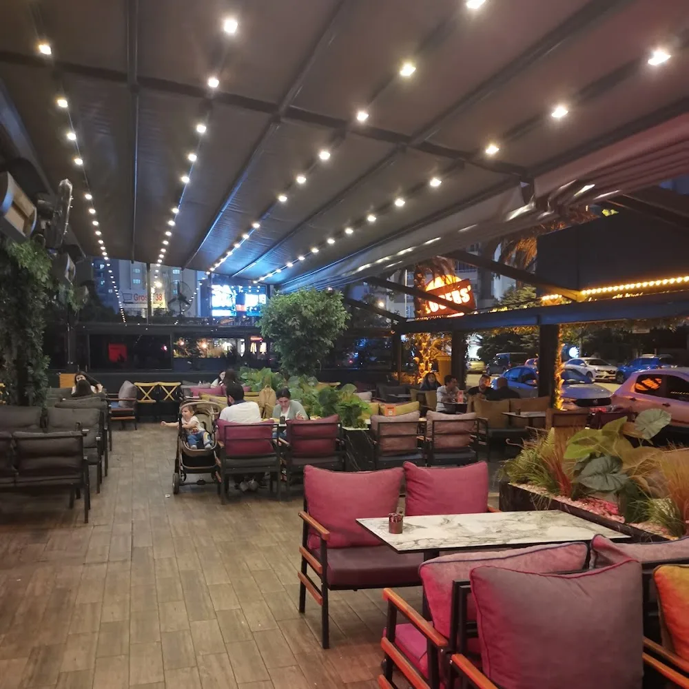 The Losers’ Cafe & Bistro