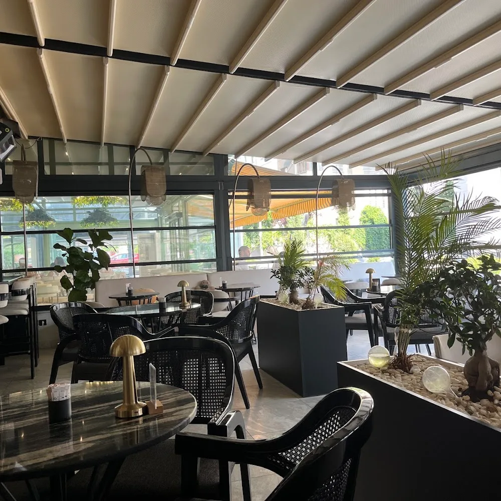 LUX COFFEE PATISSERIE